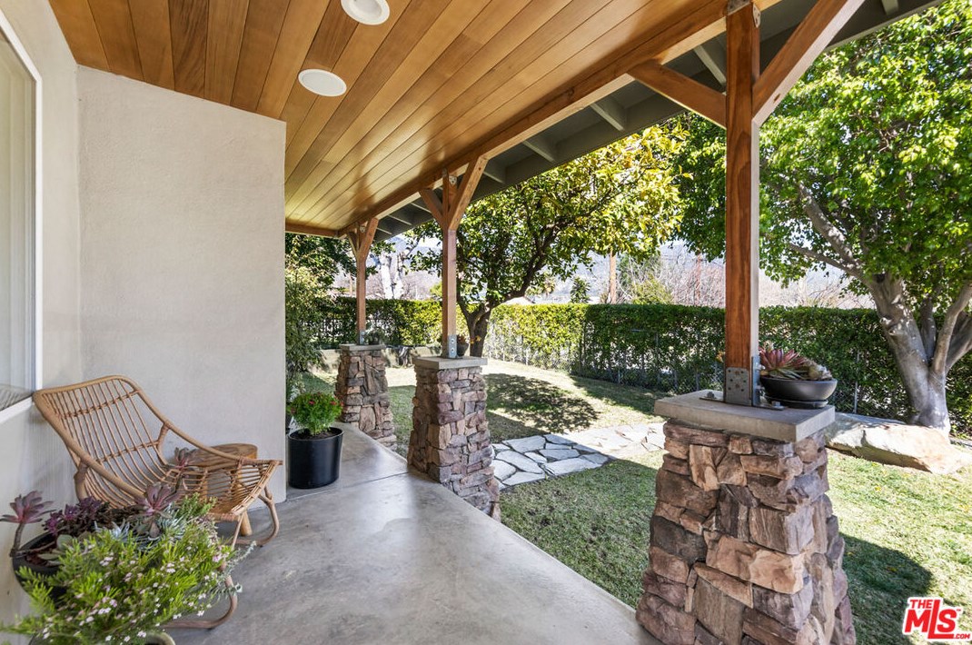 1715 Sinaloa Ave, Pasadena CA  91104-1531 exterior