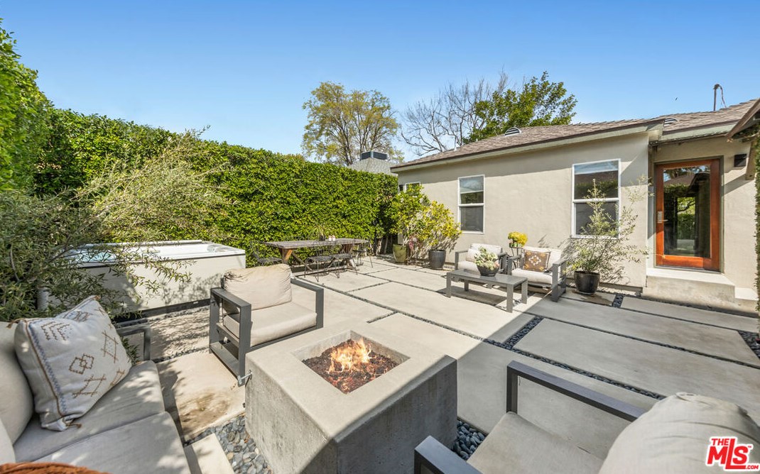 1715 Sinaloa Ave, Pasadena CA  91104-1531 exterior