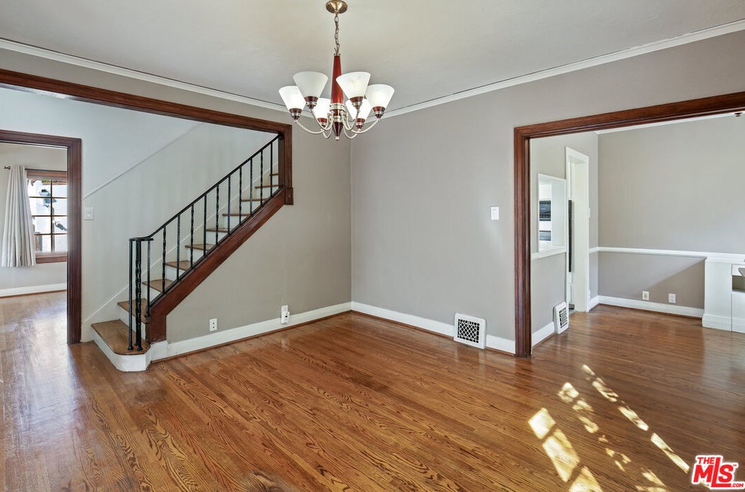 2277 Canyon Dr, Los Angeles CA  90068-2401 exterior