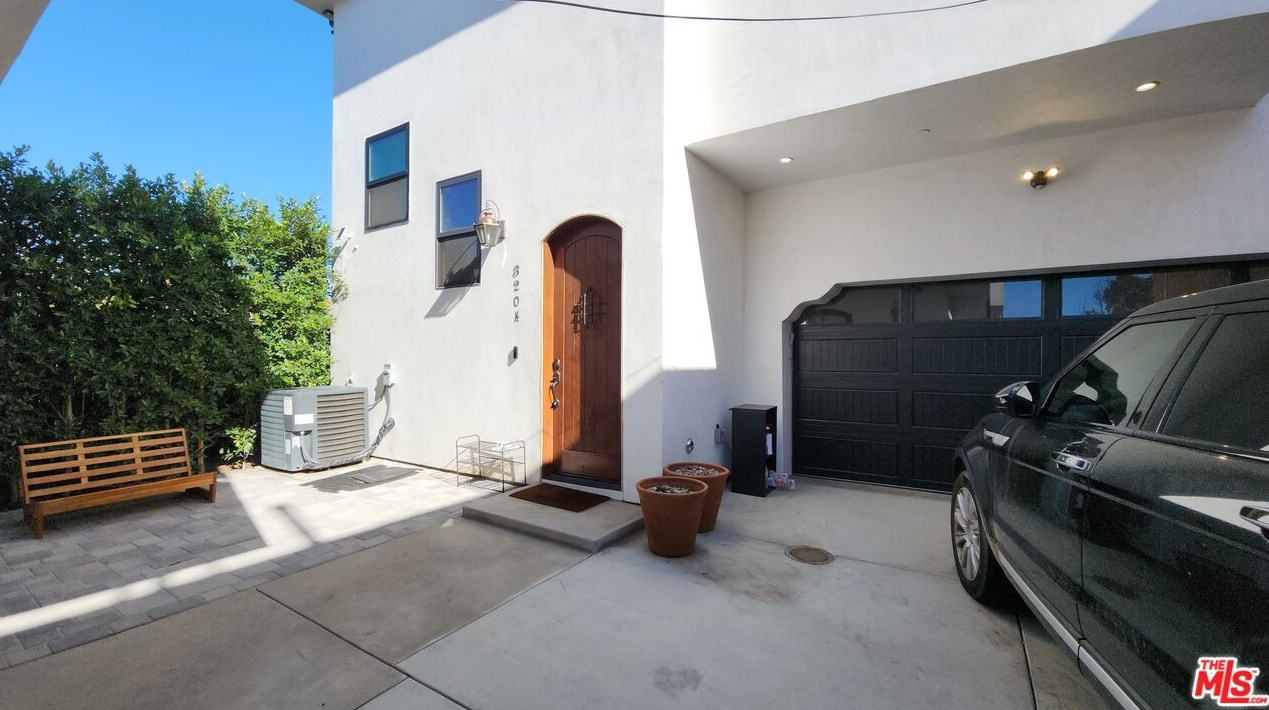 320 Gifford Ave, Los Angeles CA  90063-3425 exterior