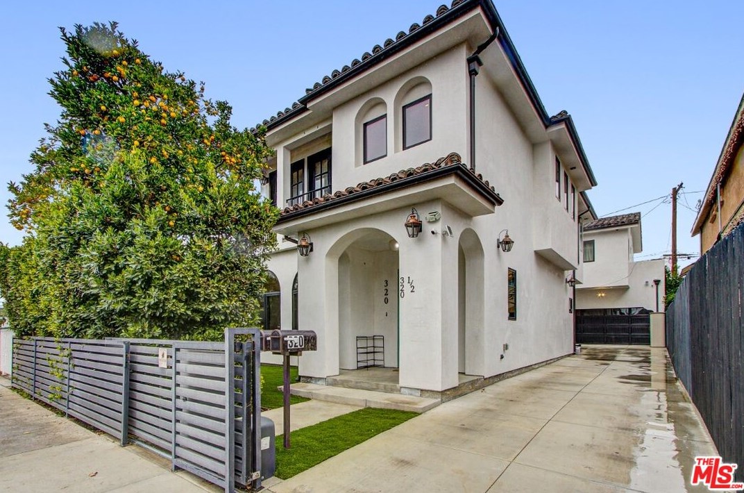 320 Gifford Ave, Los Angeles CA  90063-3425 exterior