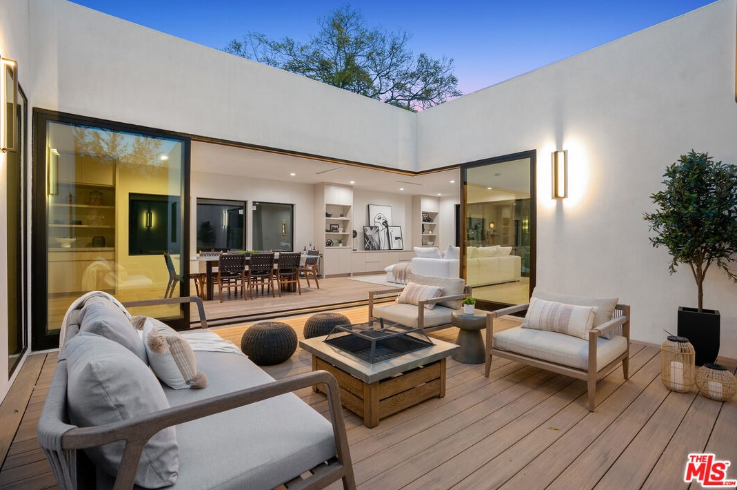 736 Martel Ave, Los Angeles CA  90046-7507 exterior