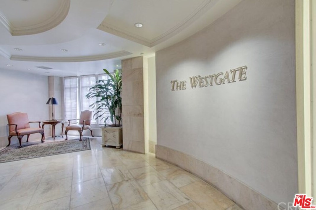 11847 Gorham Ave, Los Angeles CA  90049-5424 exterior