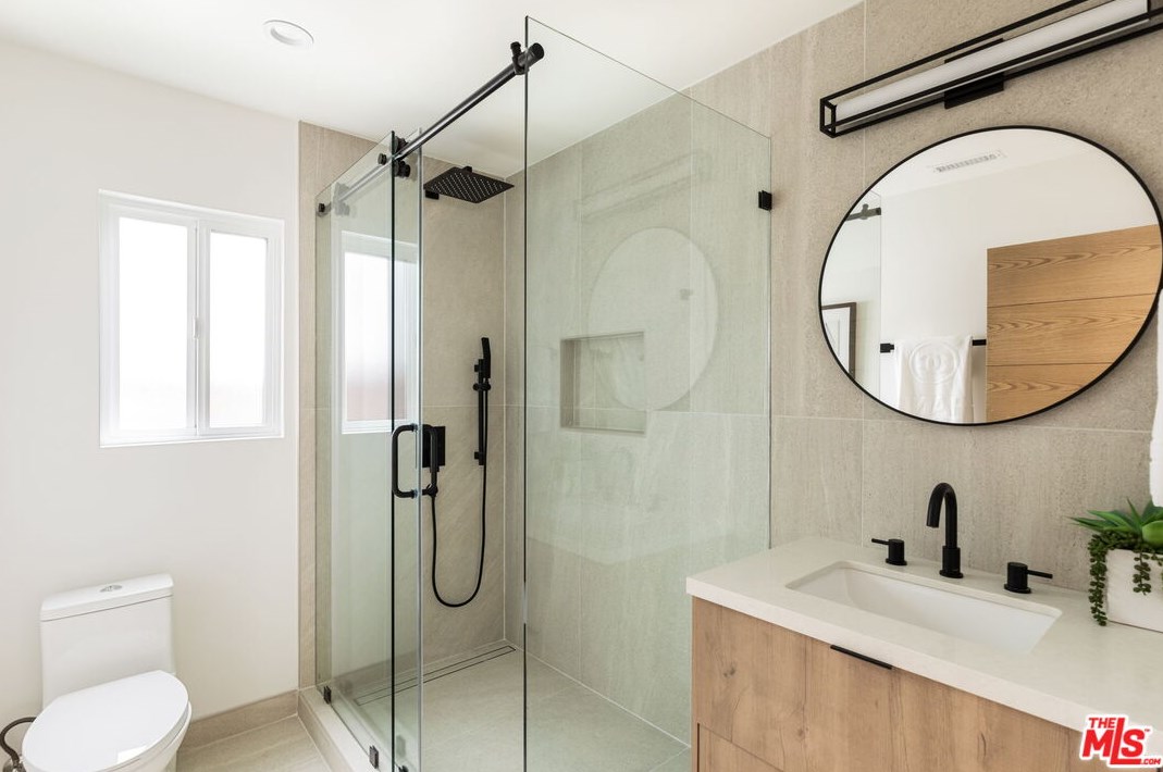 3536 Redwood Ave, Los Angeles CA  90066-3024 exterior