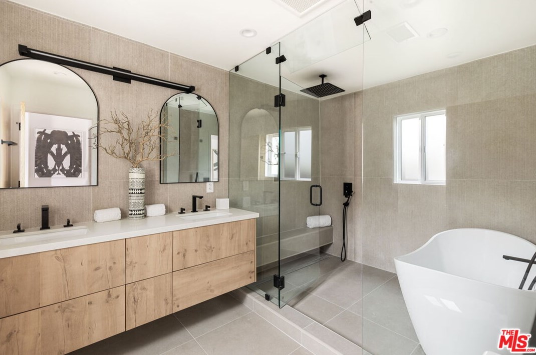 3536 Redwood Ave, Los Angeles CA  90066-3024 exterior