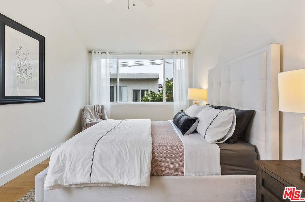 1825 Thayer Ave, Los Angeles CA  90024-6024 exterior