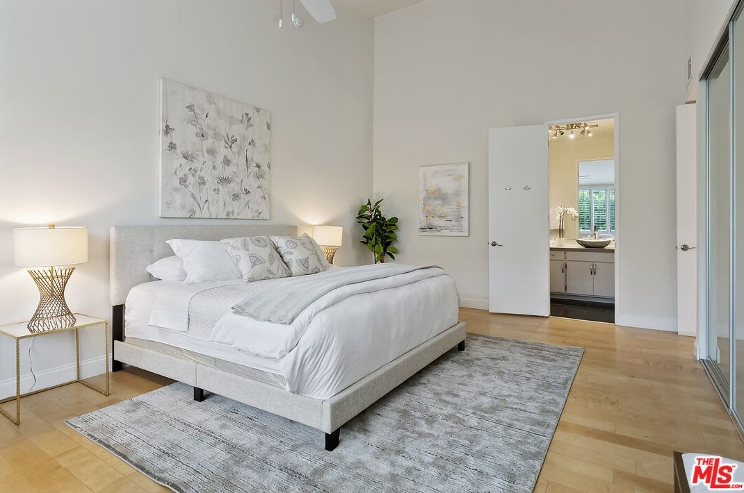 1825 Thayer Ave, Los Angeles CA  90024-6024 exterior