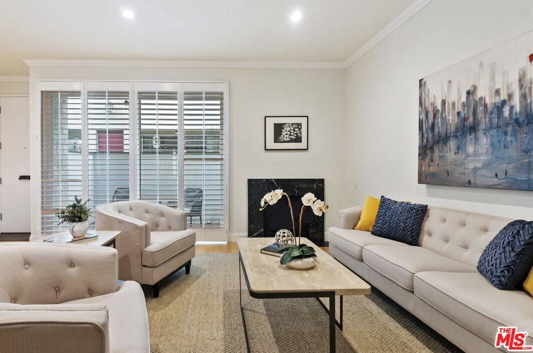 1825 Thayer Ave, Los Angeles CA  90024-6024 exterior