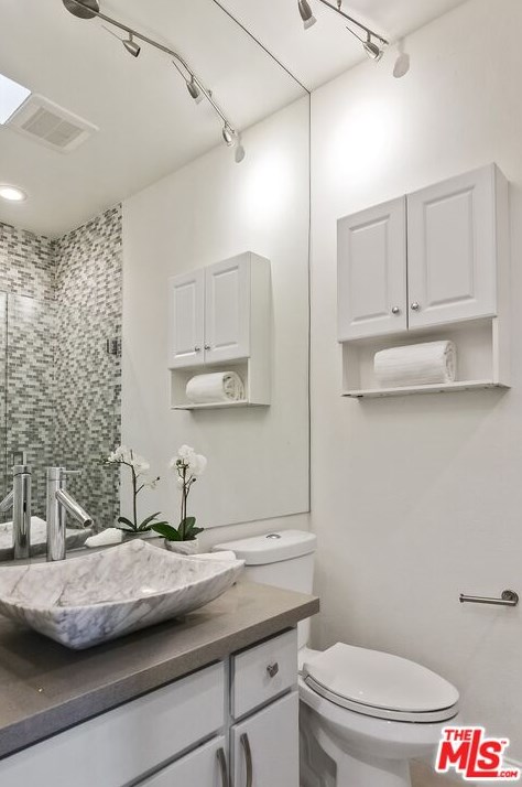 1825 Thayer Ave, Los Angeles CA  90024-6024 exterior