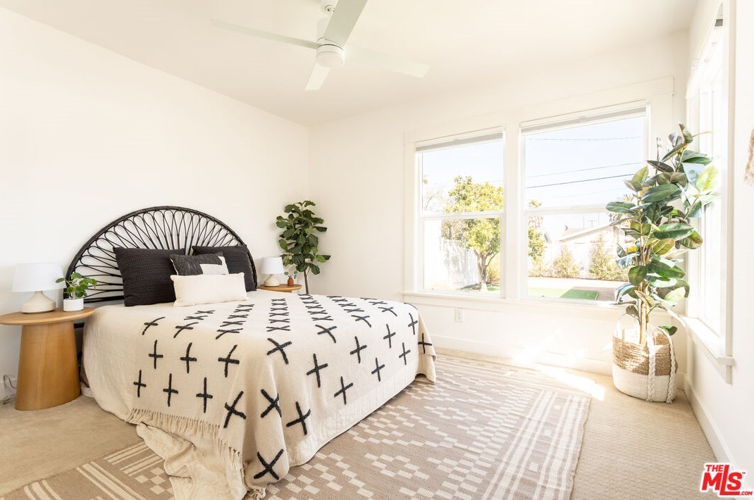 6218 Rimpau Blvd, Los Angeles CA  90043-3730 exterior