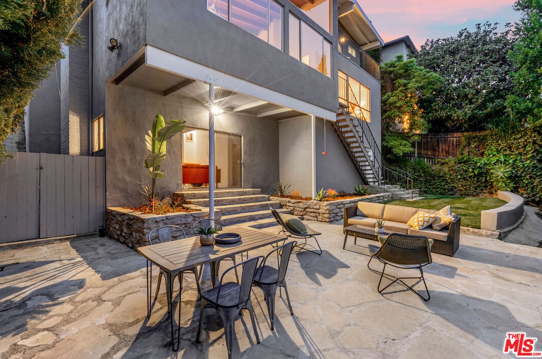 3642 Holboro Dr, Los Angeles CA  90027-1432 exterior