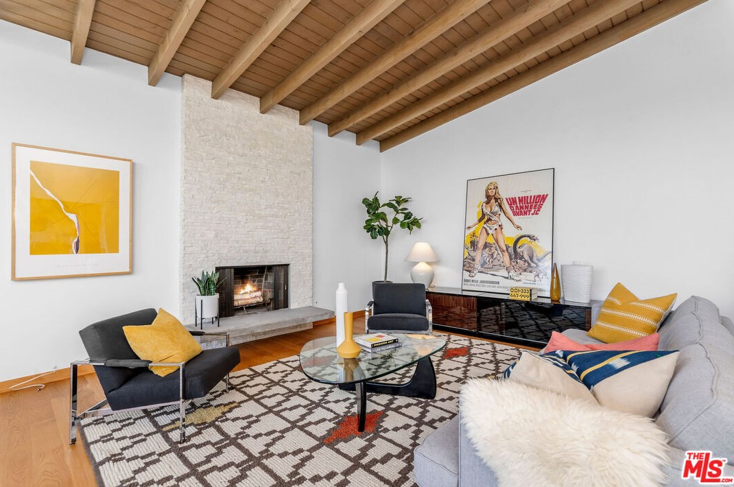 3642 Holboro Dr, Los Angeles CA  90027-1432 exterior