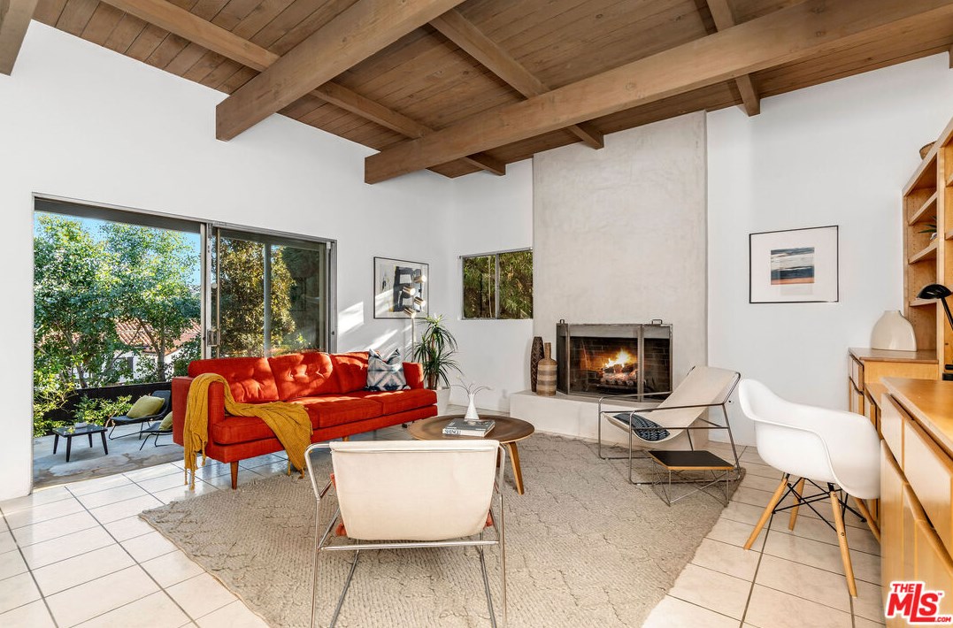 3642 Holboro Dr, Los Angeles CA  90027-1432 exterior