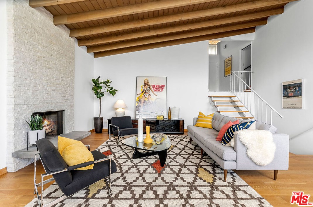 3642 Holboro Dr, Los Angeles CA  90027-1432 exterior