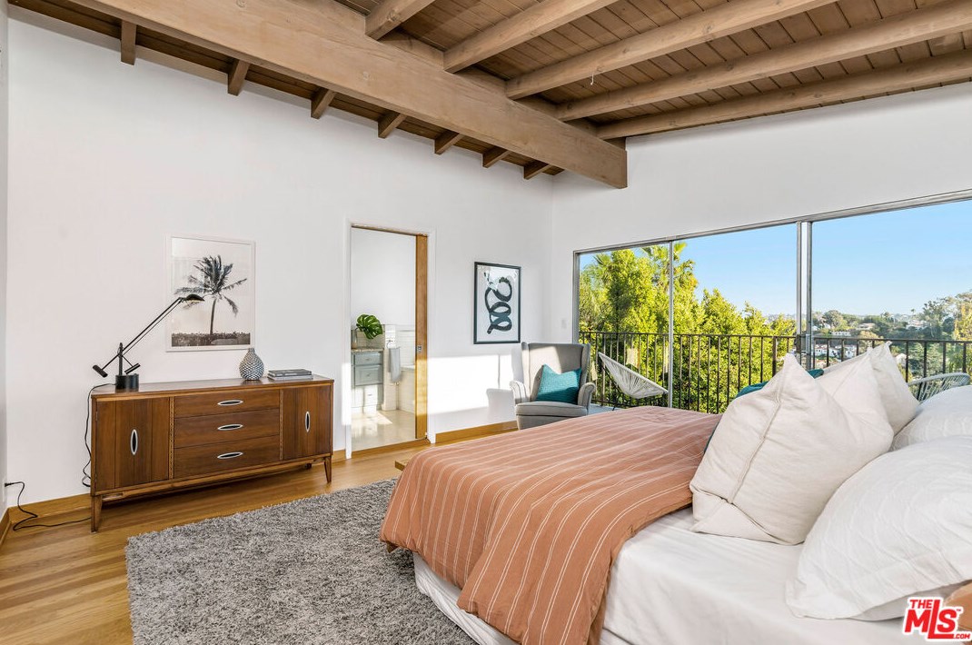 3642 Holboro Dr, Los Angeles CA  90027-1432 exterior