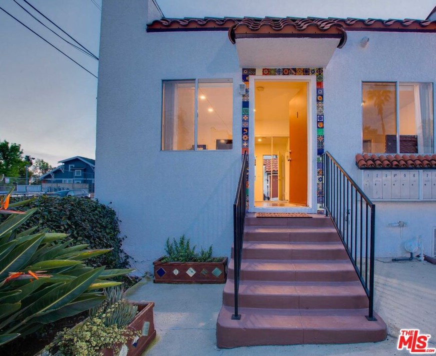 5433 Abbott Pl, Los Angeles CA  90042-3301 exterior