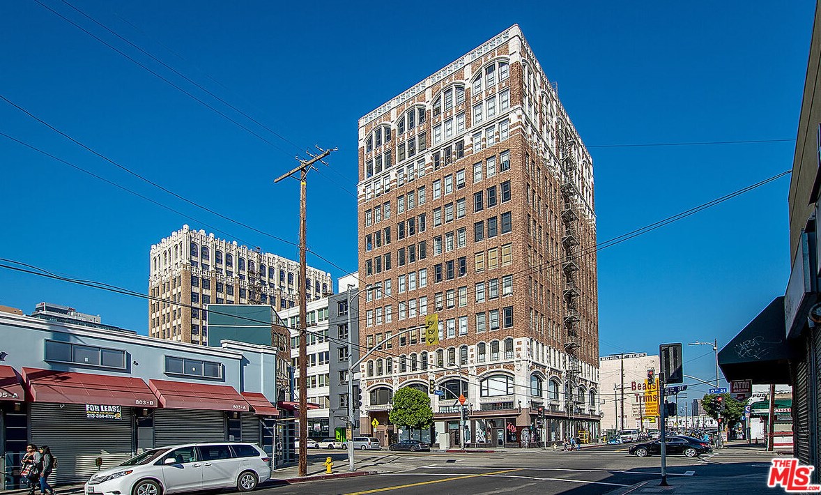 315 8th St, Los Angeles CA  90014-2215 exterior
