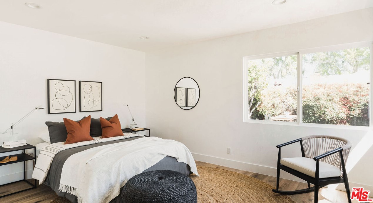 3776 Norton Ave, Los Angeles CA  90018-4047 exterior