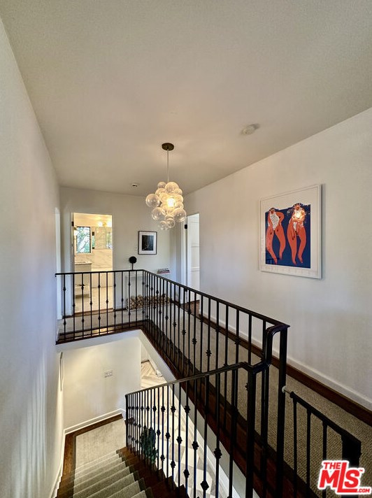 6119 Lindenhurst Ave, Los Angeles CA  90048-4808 exterior