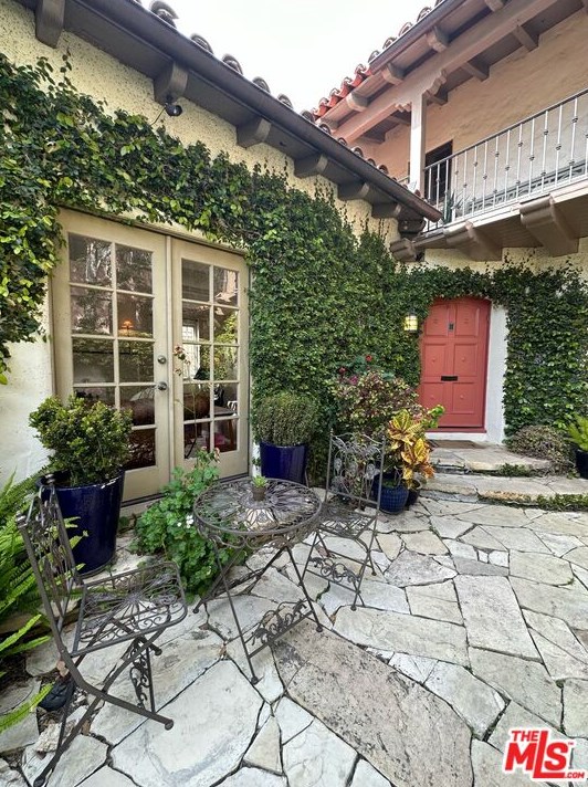 6119 Lindenhurst Ave, Los Angeles CA  90048-4808 exterior