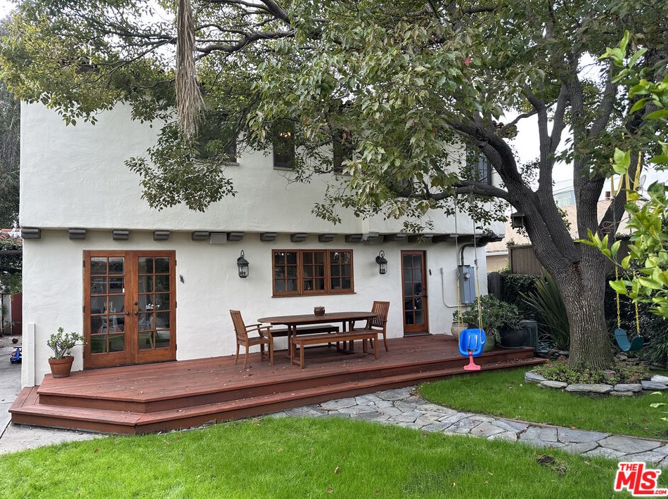 6119 Lindenhurst Ave, Los Angeles CA  90048-4808 exterior