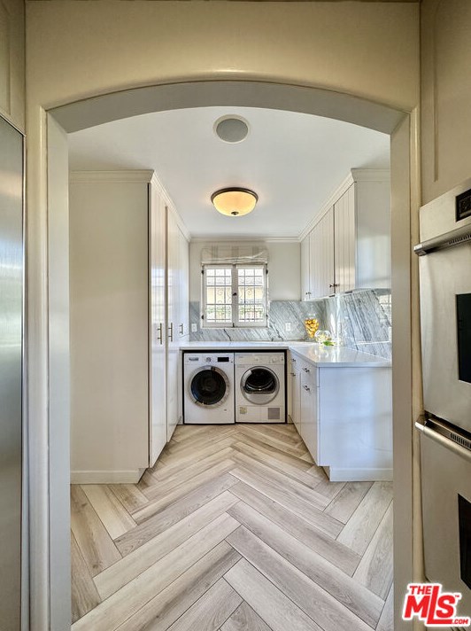 6119 Lindenhurst Ave, Los Angeles CA  90048-4808 exterior