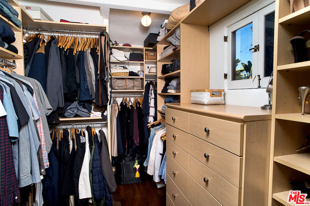 6119 Lindenhurst Ave, Los Angeles CA  90048-4808 exterior