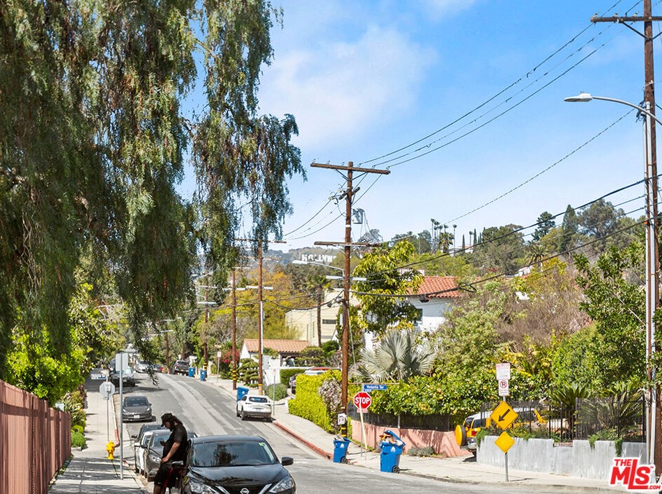1900 Vine St, Los Angeles CA  90068-3972 exterior