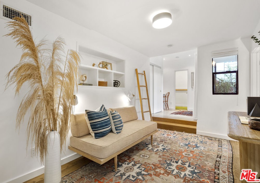 2246 Lyric Ave, Los Angeles CA  90027-4752 exterior