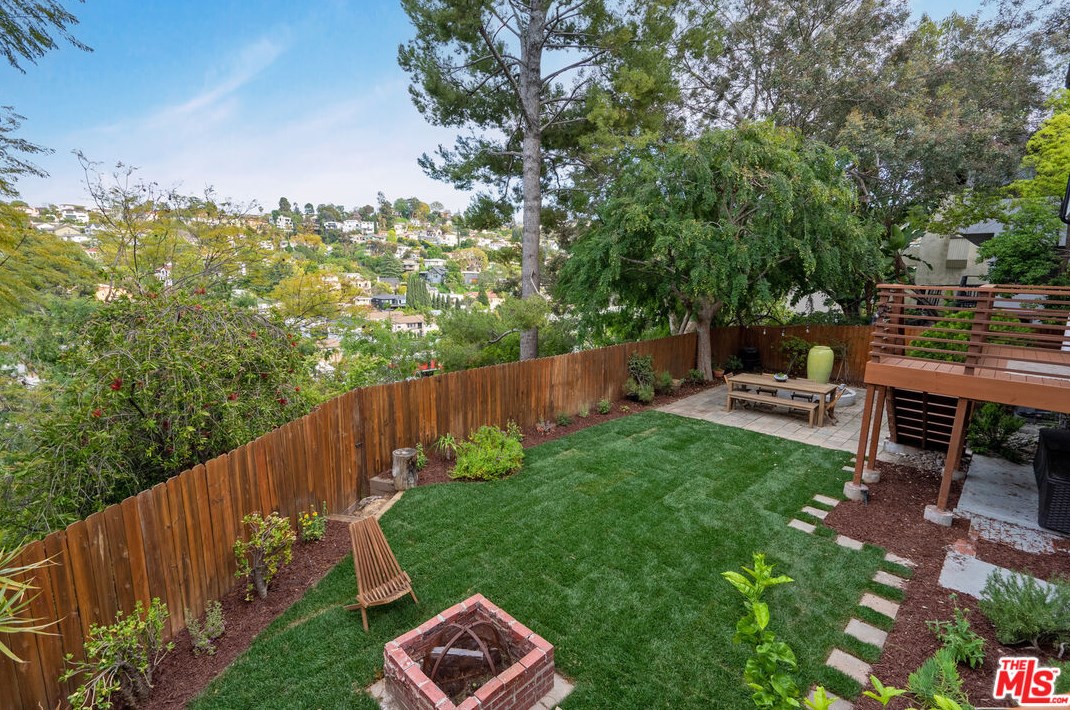 2246 Lyric Ave, Los Angeles CA  90027-4752 exterior