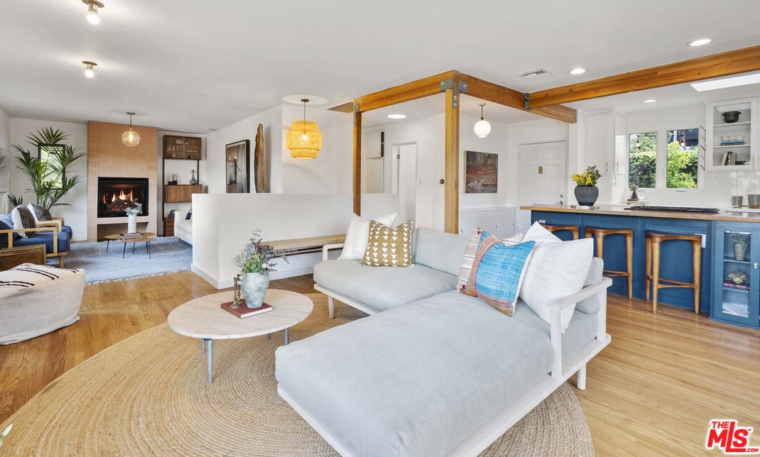 2246 Lyric Ave, Los Angeles CA  90027-4752 exterior