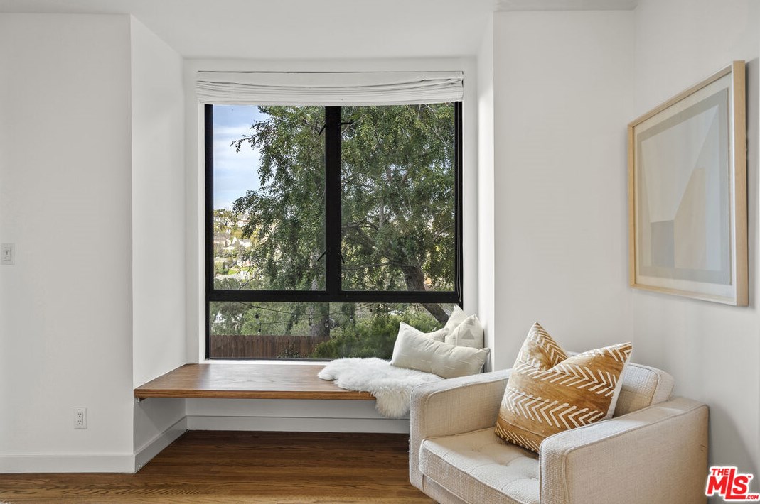 2246 Lyric Ave, Los Angeles CA  90027-4752 exterior