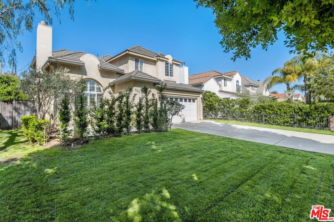 659 Citrus Ave, Los Angeles CA  90036-3534 exterior