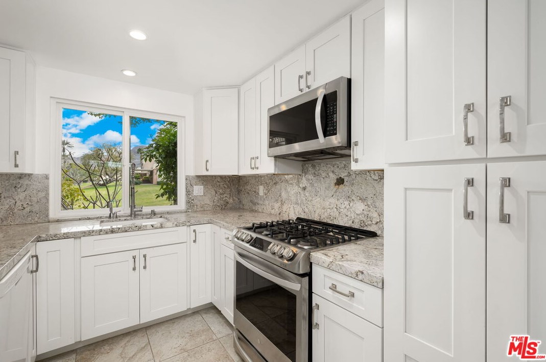 69385 Avenida De Las Montanas, Cathedral City CA  92234-1596 exterior