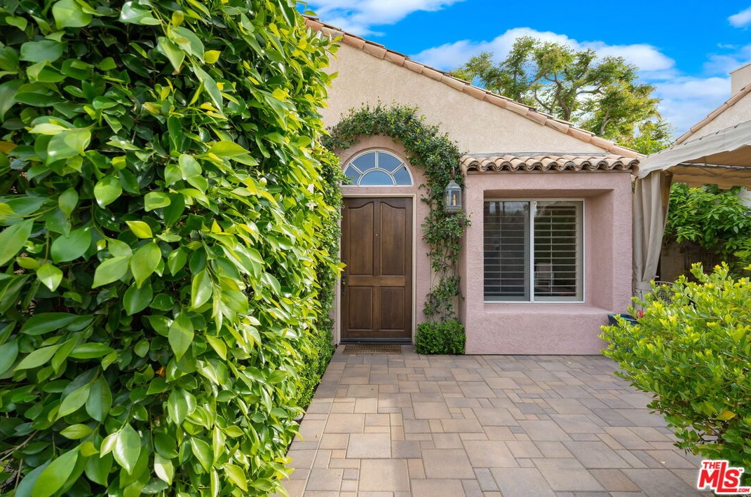 69385 Avenida De Las Montanas, Cathedral City CA  92234-1596 exterior