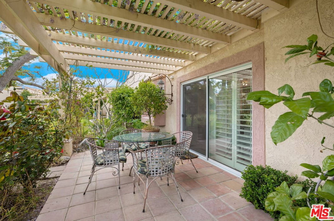 69385 Avenida De Las Montanas, Cathedral City CA  92234-1596 exterior