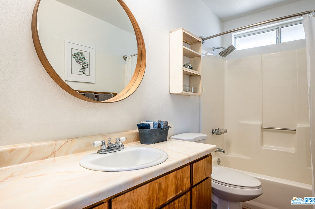 60668 La Mirada Trl, Joshua Tree CA  92252-2859 exterior