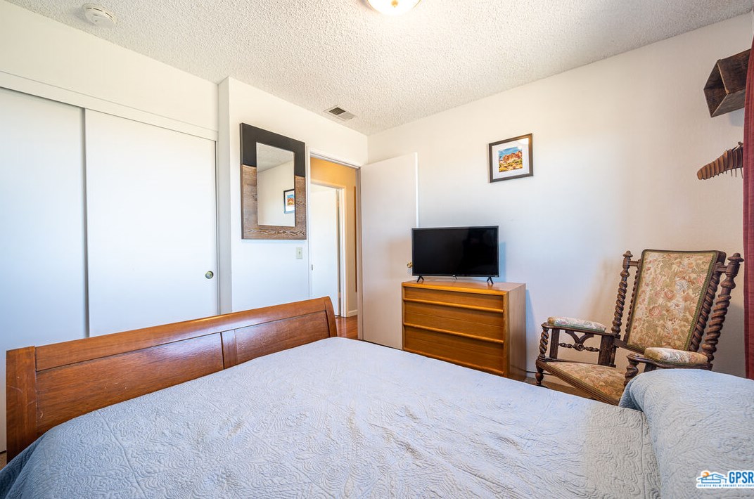 60668 La Mirada Trl, Joshua Tree CA  92252-2859 exterior