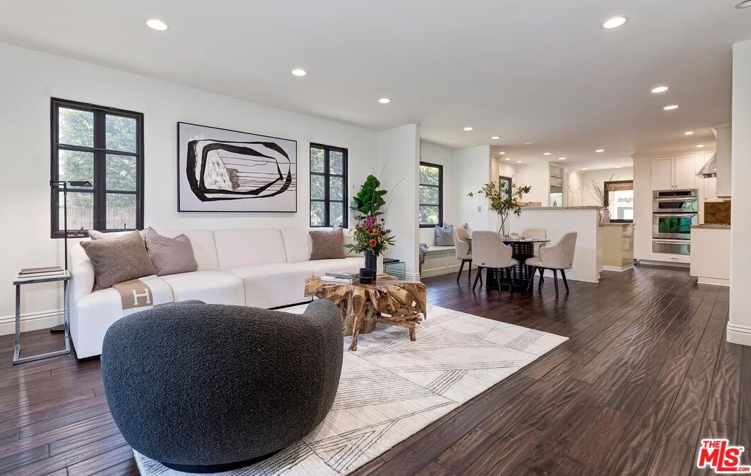 701 Thayer Ave, Los Angeles CA  90024-3309 exterior