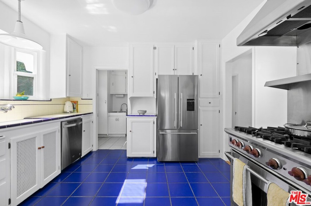 4761 Frieda Dr, Los Angeles CA  90065-4112 exterior