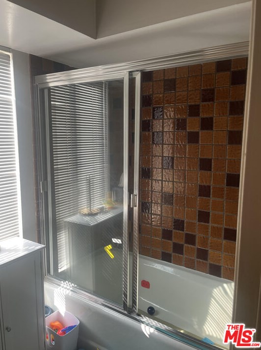 2223 Silver Ridge Ave, Los Angeles CA  90039-3641 exterior