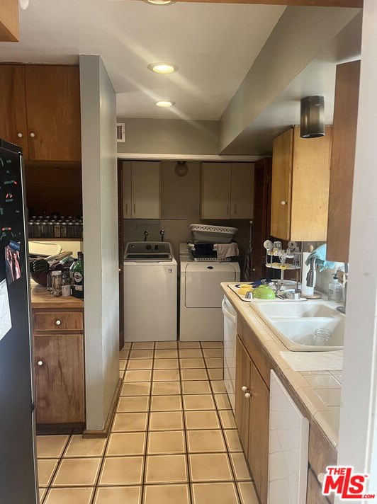 2223 Silver Ridge Ave, Los Angeles CA  90039-3641 exterior