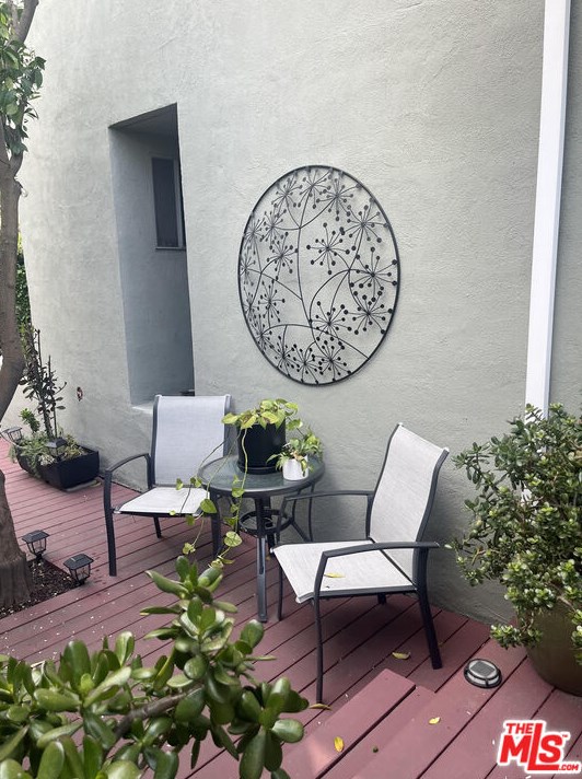 2223 Silver Ridge Ave, Los Angeles CA  90039-3641 exterior