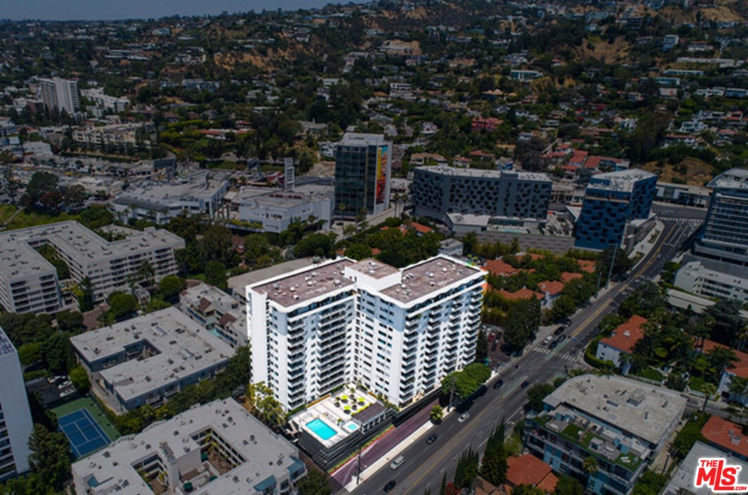 1155 La Cienega Blvd, Los Angeles CA  90035-2518 exterior