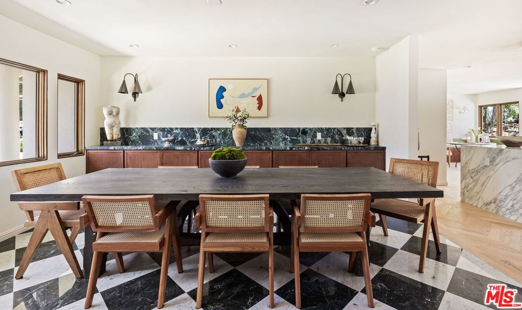 17201 Luverne Pl, Van Nuys, CA 91316