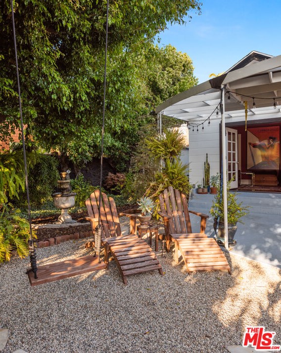 1109 Gramercy Dr, Los Angeles CA  90019-3609 exterior