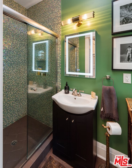 1109 Gramercy Dr, Los Angeles CA  90019-3609 exterior