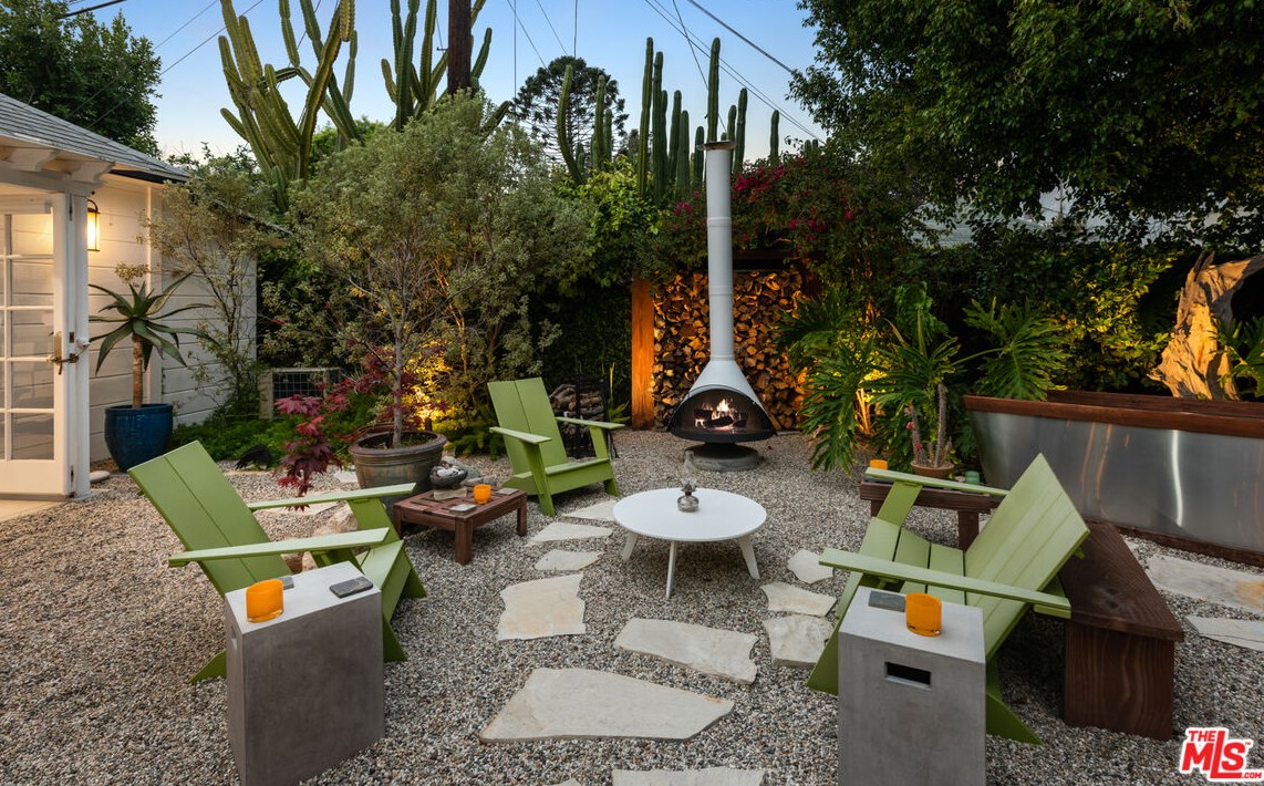 1109 Gramercy Dr, Los Angeles CA  90019-3609 exterior