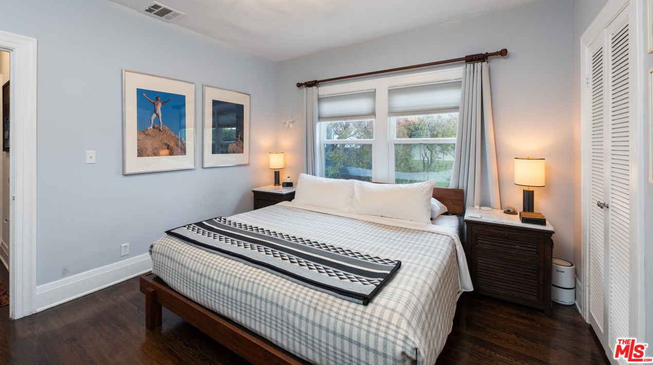 1109 Gramercy Dr, Los Angeles CA  90019-3609 exterior