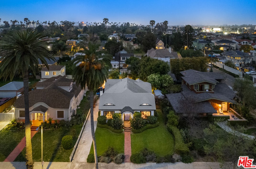 1109 Gramercy Dr, Los Angeles CA  90019-3609 exterior